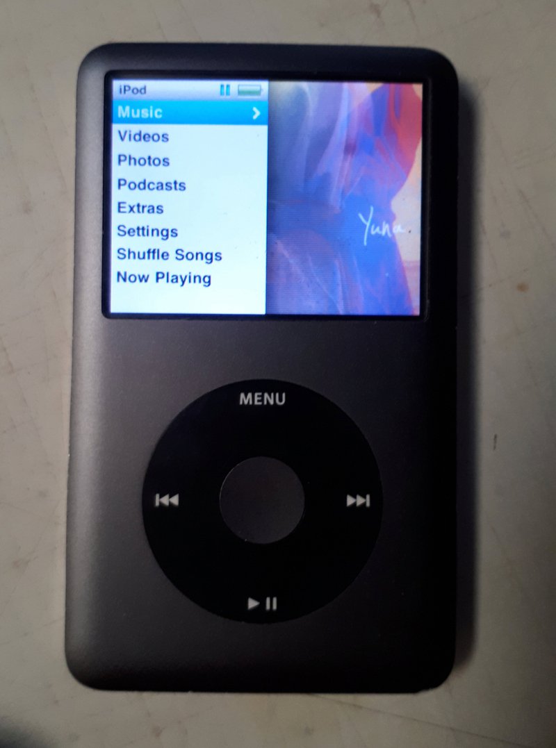 an iPod Classic, color grey